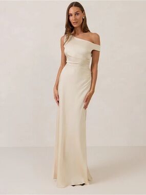 Park and Fifth Savannah Dress Champagne Satin S